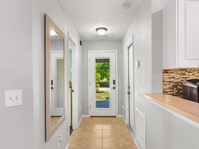 2440 89th Court, Vero Beach, FL 32966
