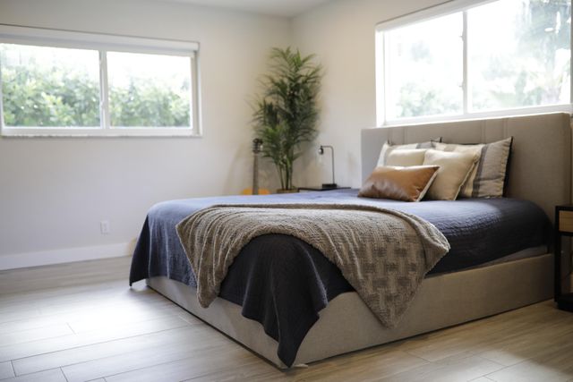 2730 NE 40th Court, Lighthouse Point, FL 33064