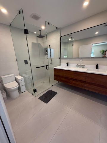 2730 NE 40th Court, Lighthouse Point, FL 33064