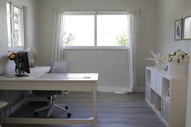 2730 NE 40th Court, Lighthouse Point, FL 33064