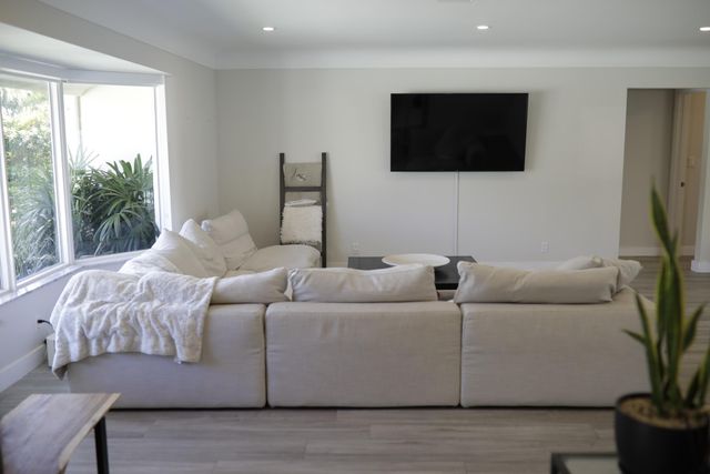 2730 NE 40th Court, Lighthouse Point, FL 33064