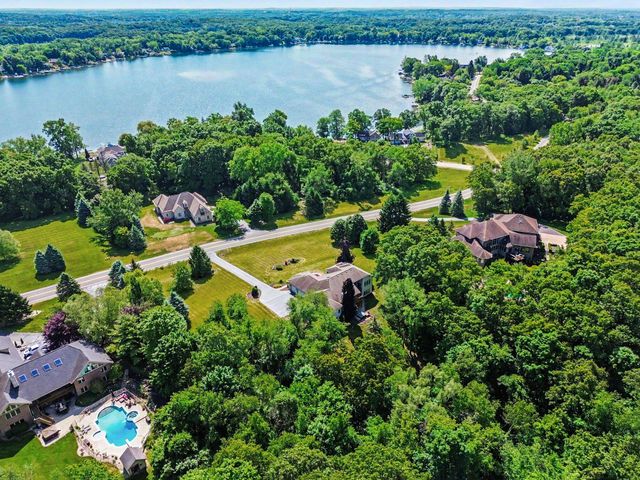 888 Ridge Road, Sylvan Twp, MI 48118