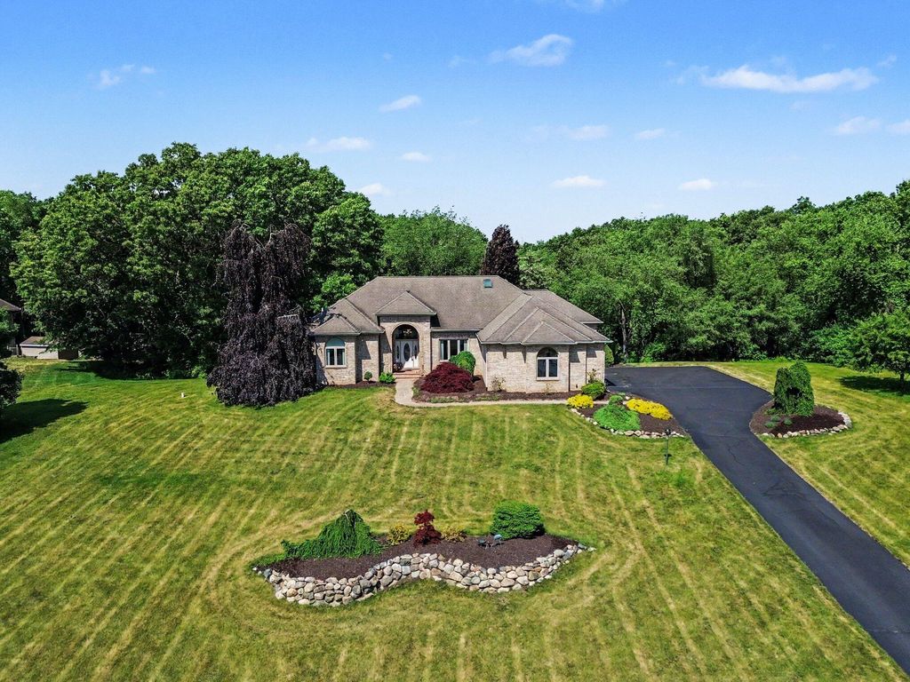 888 Ridge Road, Sylvan Twp, MI 48118