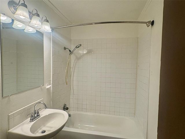 6413 S Lindsay Avenue, Oklahoma City, OK 73149