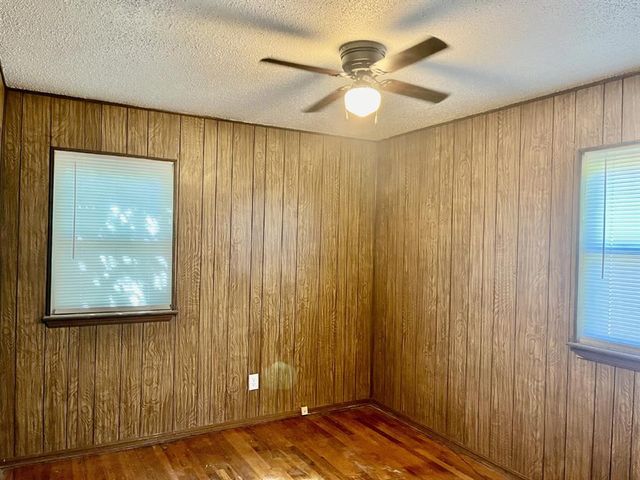 6413 S Lindsay Avenue, Oklahoma City, OK 73149