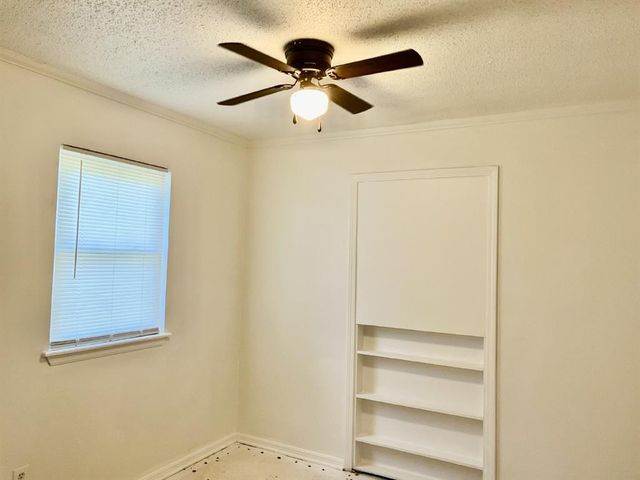 6413 S Lindsay Avenue, Oklahoma City, OK 73149