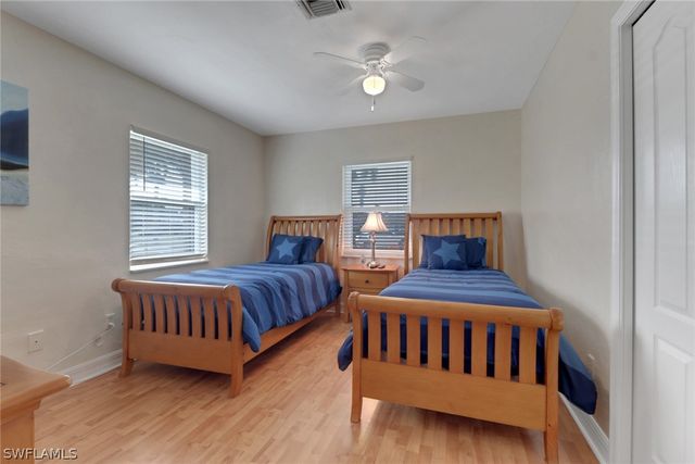 562 Goldcoast CT, Marco Island, FL 34145