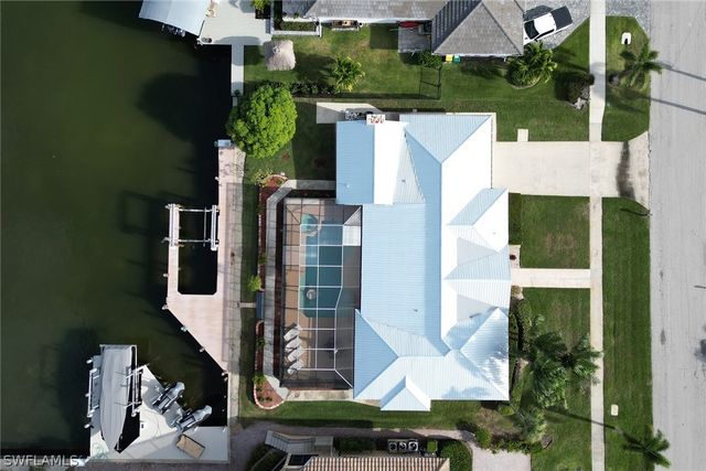 562 Goldcoast CT, Marco Island, FL 34145