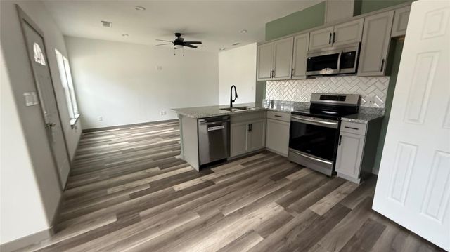 10428 Royal Adrian Drive, Conroe, TX 77303