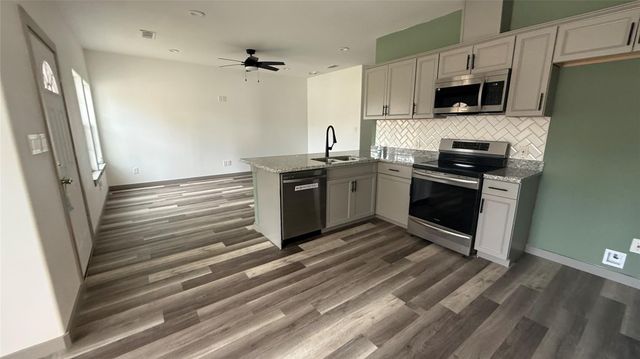 10428 Royal Adrian Drive, Conroe, TX 77303