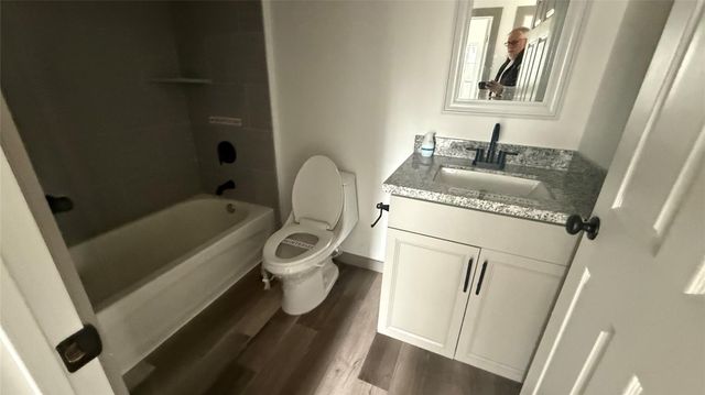 10428 Royal Adrian Drive, Conroe, TX 77303