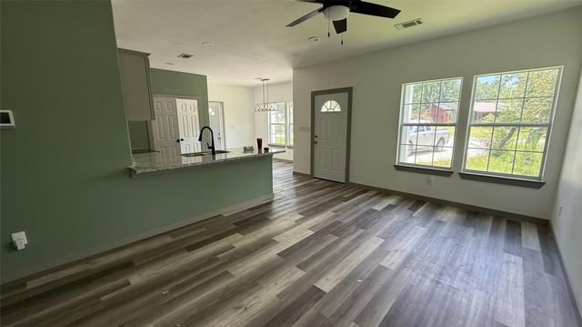 10428 Royal Adrian Drive, Conroe, TX 77303