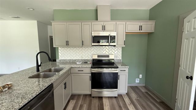 10428 Royal Adrian Drive, Conroe, TX 77303