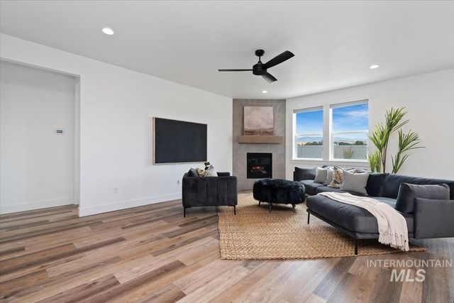 698 N Morning Glory Avenue, Eagle, ID 83616