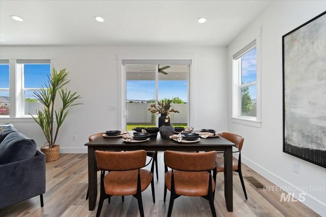 698 N Morning Glory Avenue, Eagle, ID 83616