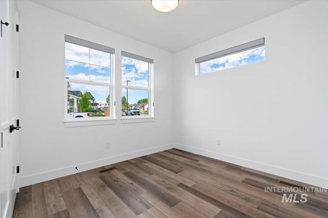 698 N Morning Glory Avenue, Eagle, ID 83616