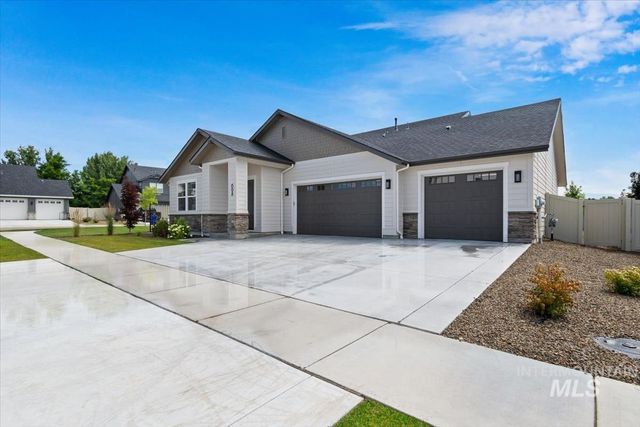 698 N Morning Glory Avenue, Eagle, ID 83616