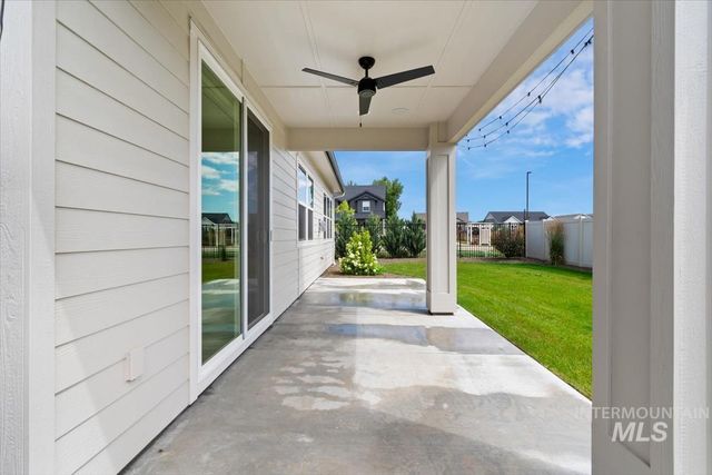 698 N Morning Glory Avenue, Eagle, ID 83616