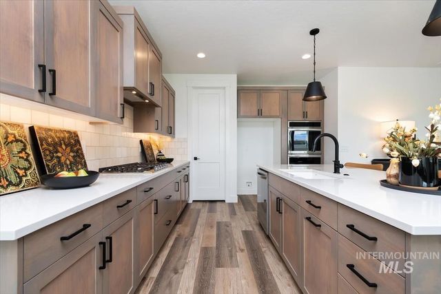 698 N Morning Glory Avenue, Eagle, ID 83616
