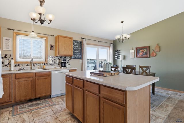 4517 THREE RIVERS DR, Rapid City, SD 57701