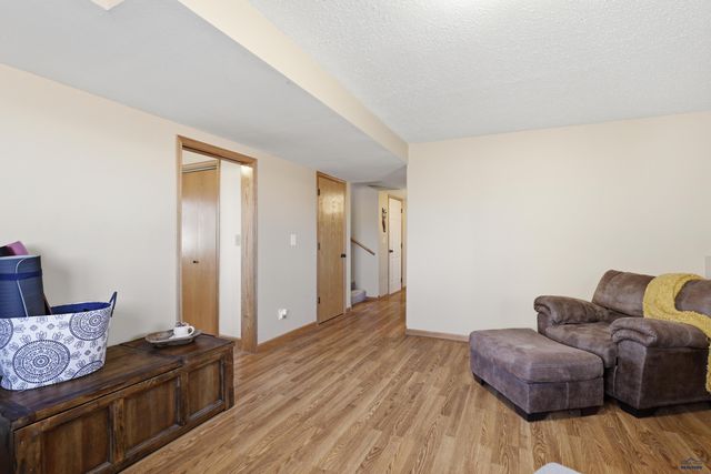 4517 THREE RIVERS DR, Rapid City, SD 57701