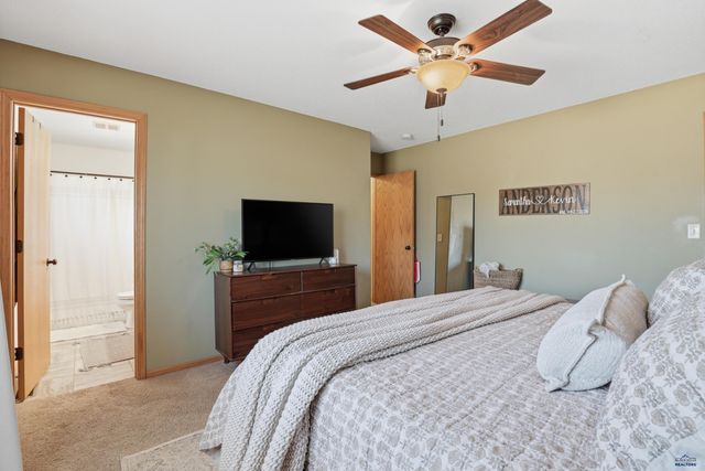 4517 THREE RIVERS DR, Rapid City, SD 57701