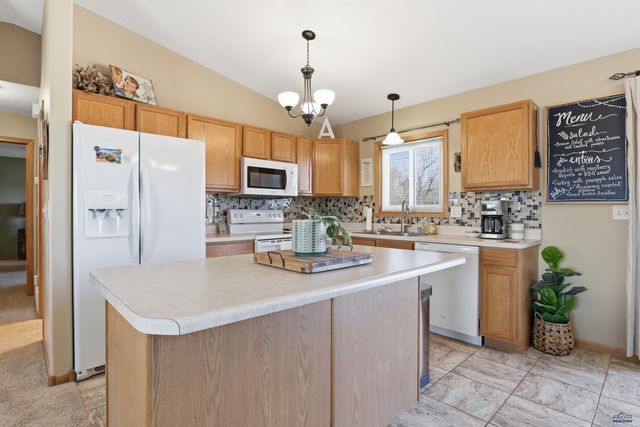 4517 THREE RIVERS DR, Rapid City, SD 57701