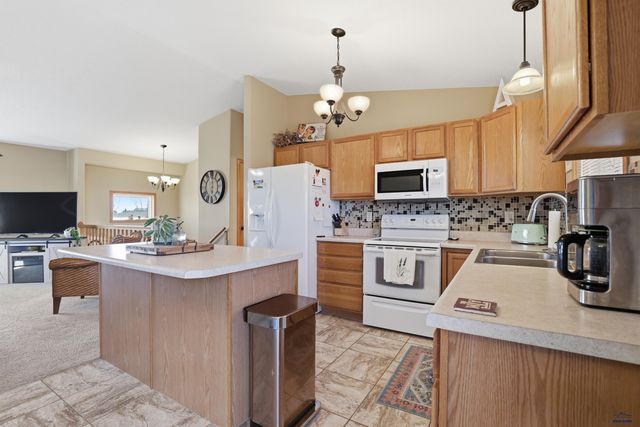 4517 THREE RIVERS DR, Rapid City, SD 57701