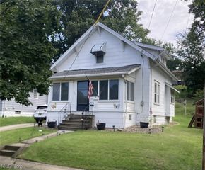 1937 9th Street SW, Akron, OH 44314