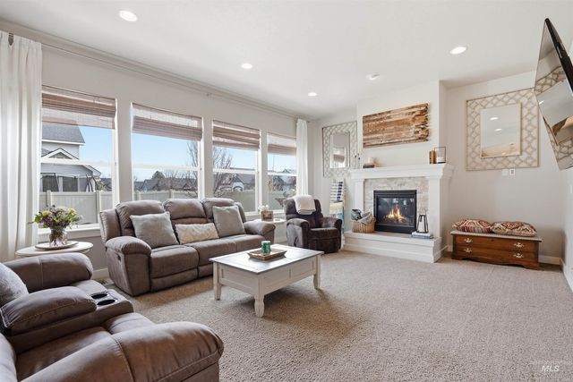 608 N Tresa Pl, Star, ID 83669