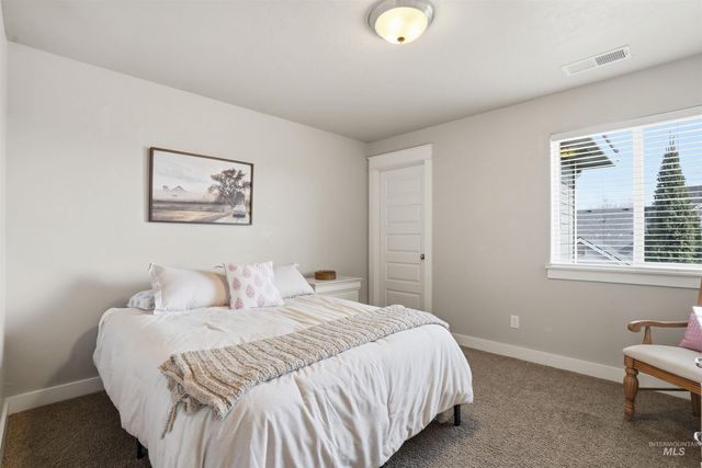 608 N Tresa Pl, Star, ID 83669