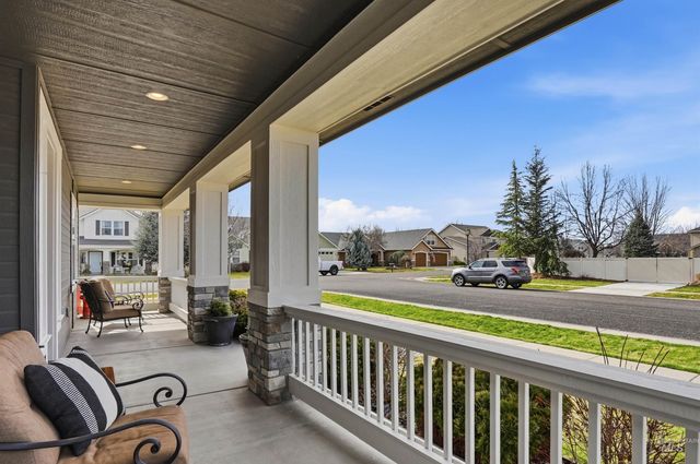 608 N Tresa Pl, Star, ID 83669