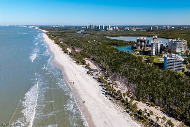 5 Bluebill AVE 101, Naples, FL 34108