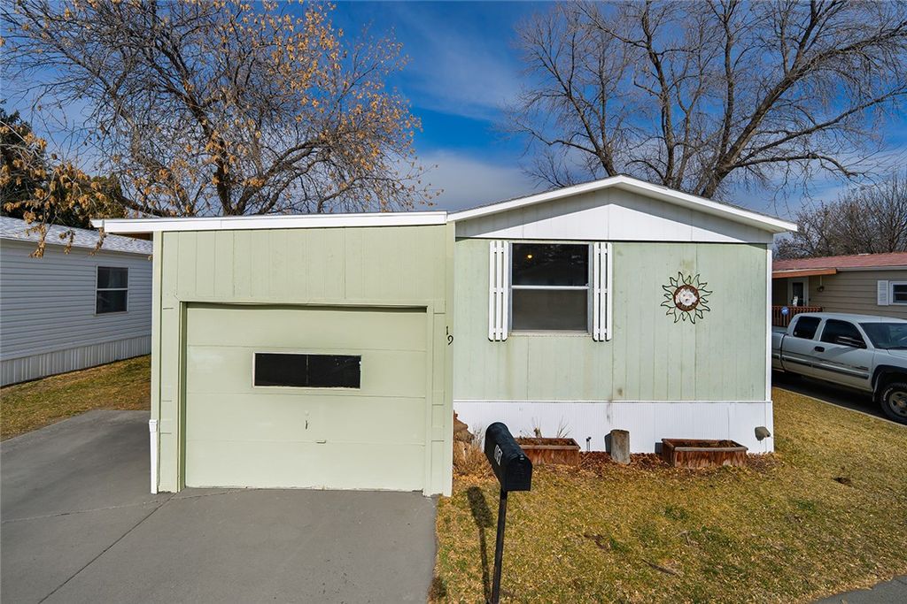 19 Woodgrain Dr, Billings, MT 59102