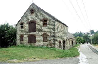 62 Fairview/325 Oak Hall, Uniontown, PA 15401