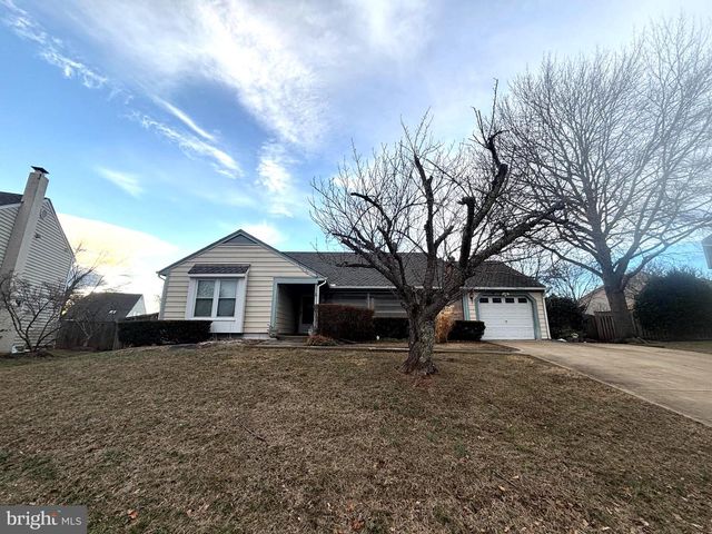 5406 CLUBSIDE LN, Centreville, VA 20120