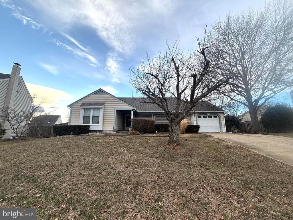 5406 CLUBSIDE LN, Centreville, VA 20120