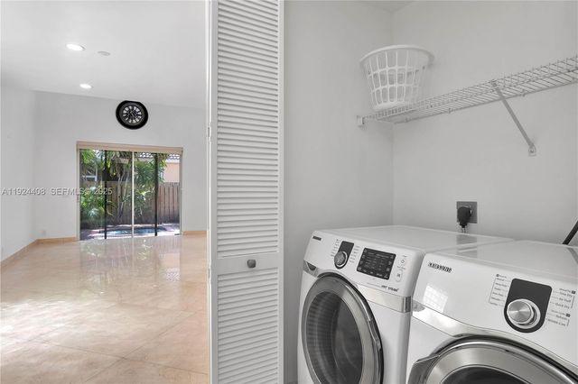 1262 Grant Ct, Hollywood, FL 33019