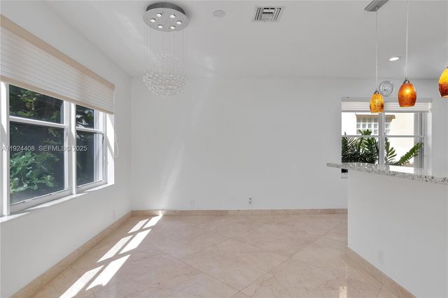 1262 Grant Ct, Hollywood, FL 33019