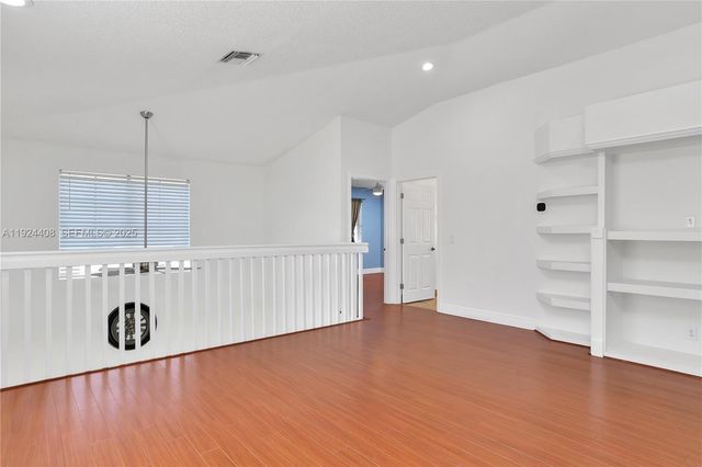 1262 Grant Ct, Hollywood, FL 33019