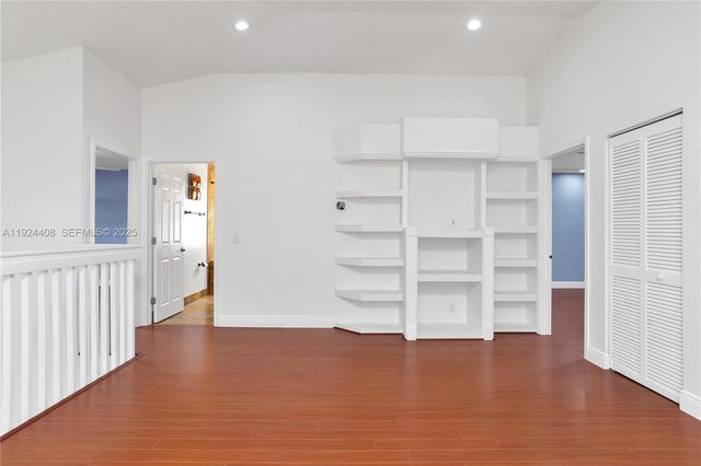 1262 Grant Ct, Hollywood, FL 33019