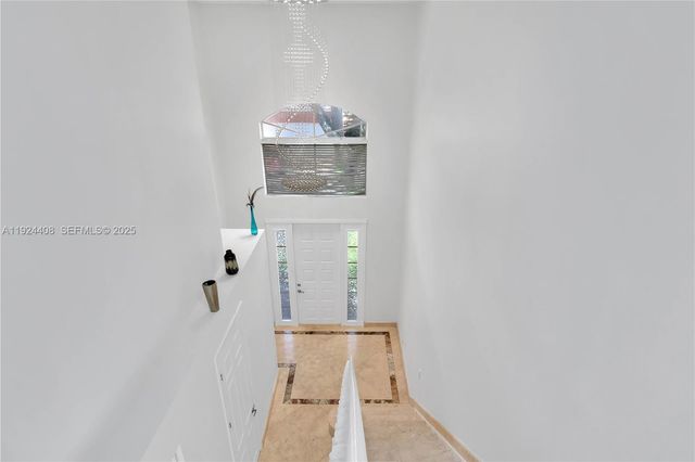 1262 Grant Ct, Hollywood, FL 33019