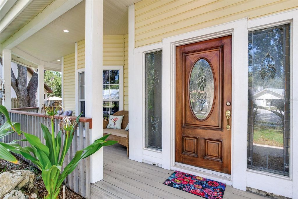 Image 11 of property listing at 1851 JUANITA COURT, Clearwater, FL 33764