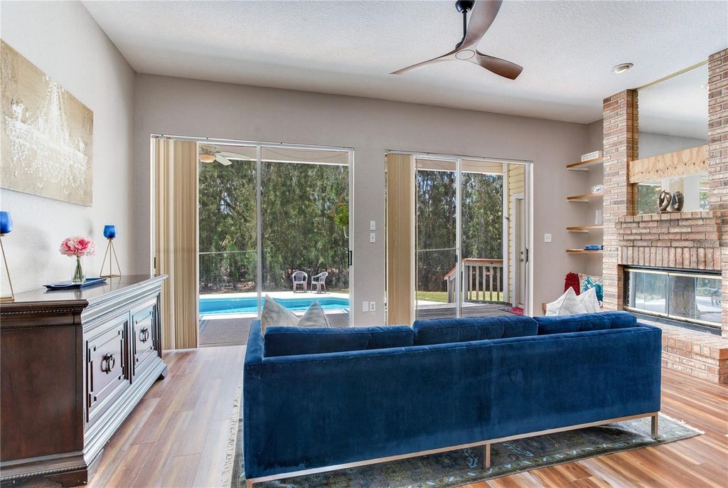 Image 17 of property listing at 1851 JUANITA COURT, Clearwater, FL 33764