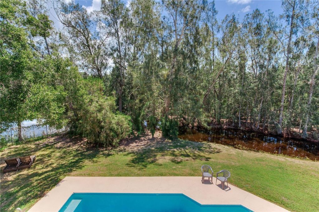 Image 5 of property listing at 1851 JUANITA COURT, Clearwater, FL 33764