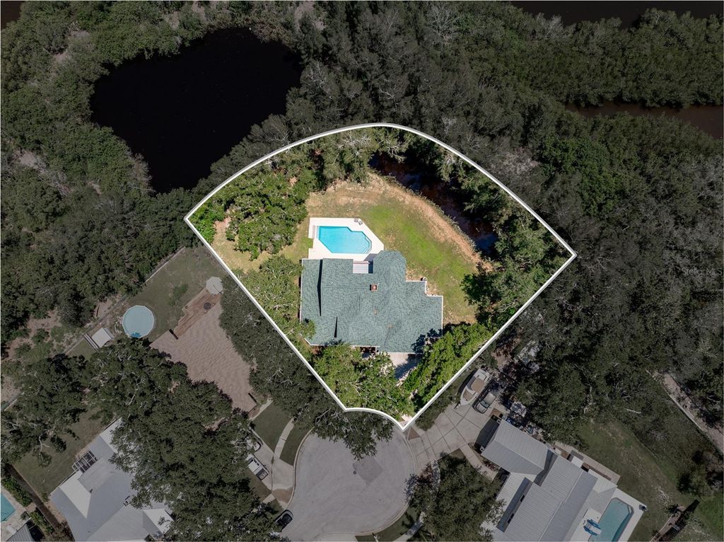 Image 6 of property listing at 1851 JUANITA COURT, Clearwater, FL 33764