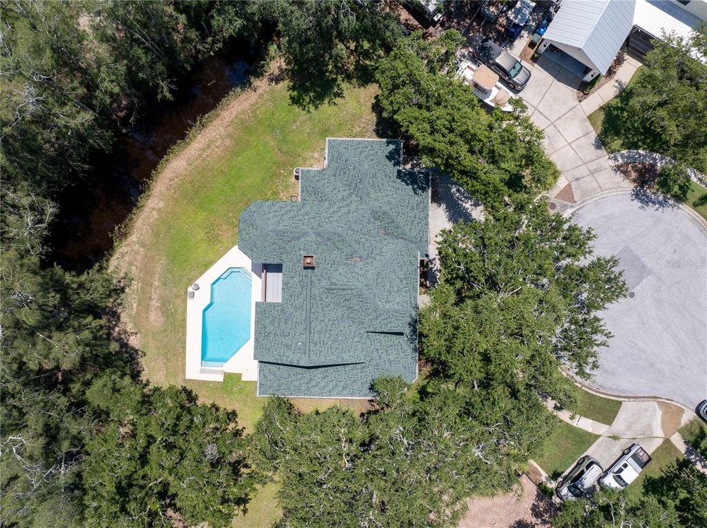 Image 7 of property listing at 1851 JUANITA COURT, Clearwater, FL 33764