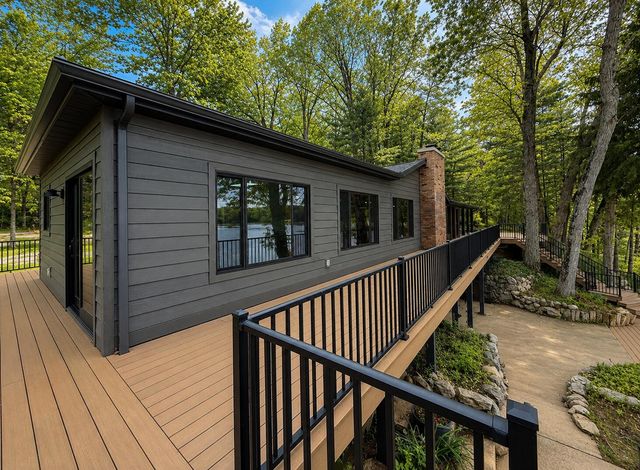 27661 Pine Lake Street, Edwardsburg, MI 49112
