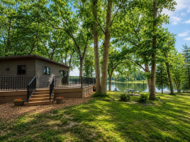 27661 Pine Lake Street, Edwardsburg, MI 49112