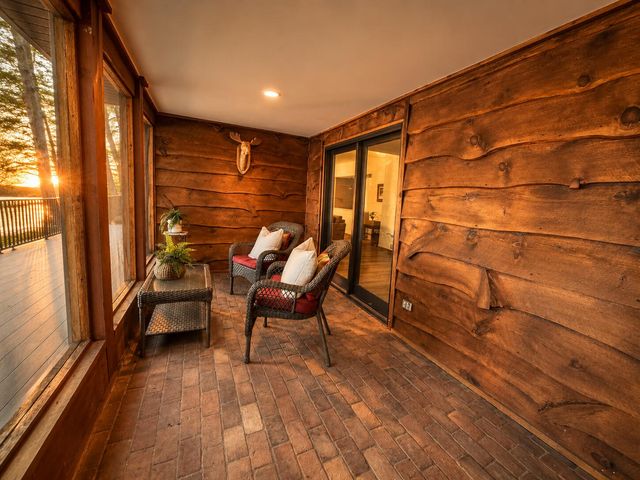 27661 Pine Lake Street, Edwardsburg, MI 49112